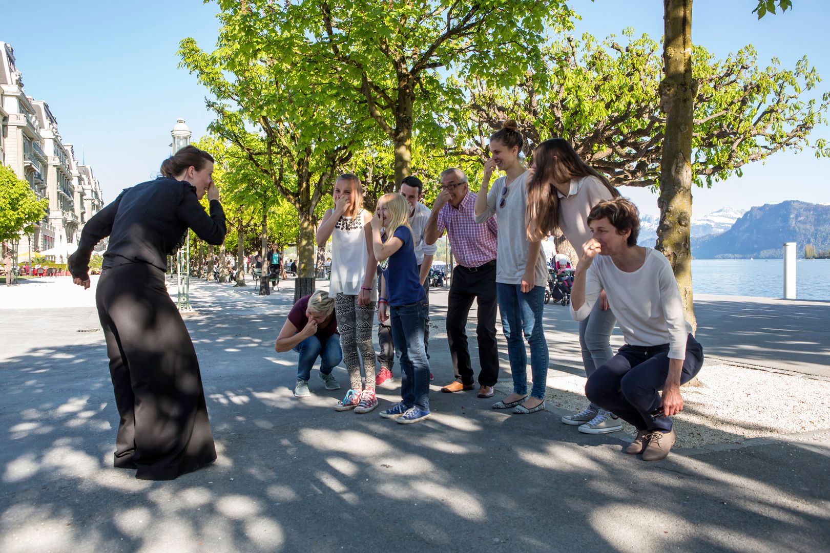 Lawatan bandar Luzern Belle Epoque bersama peserta di tepi pantai