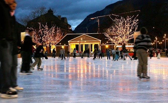  Ice skating in Chur (Photo: MySwitzerland Andera Badrutt)