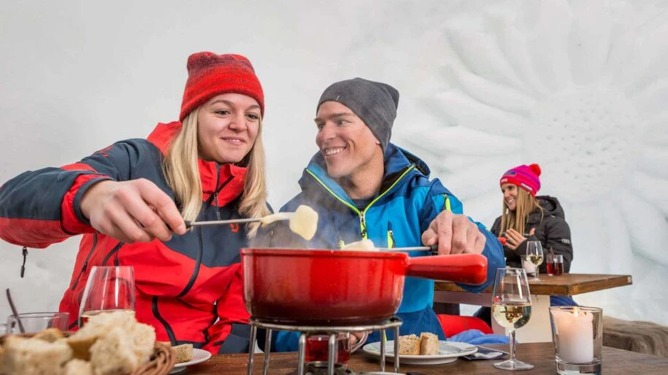 Engstligenalp Fondue Iglu