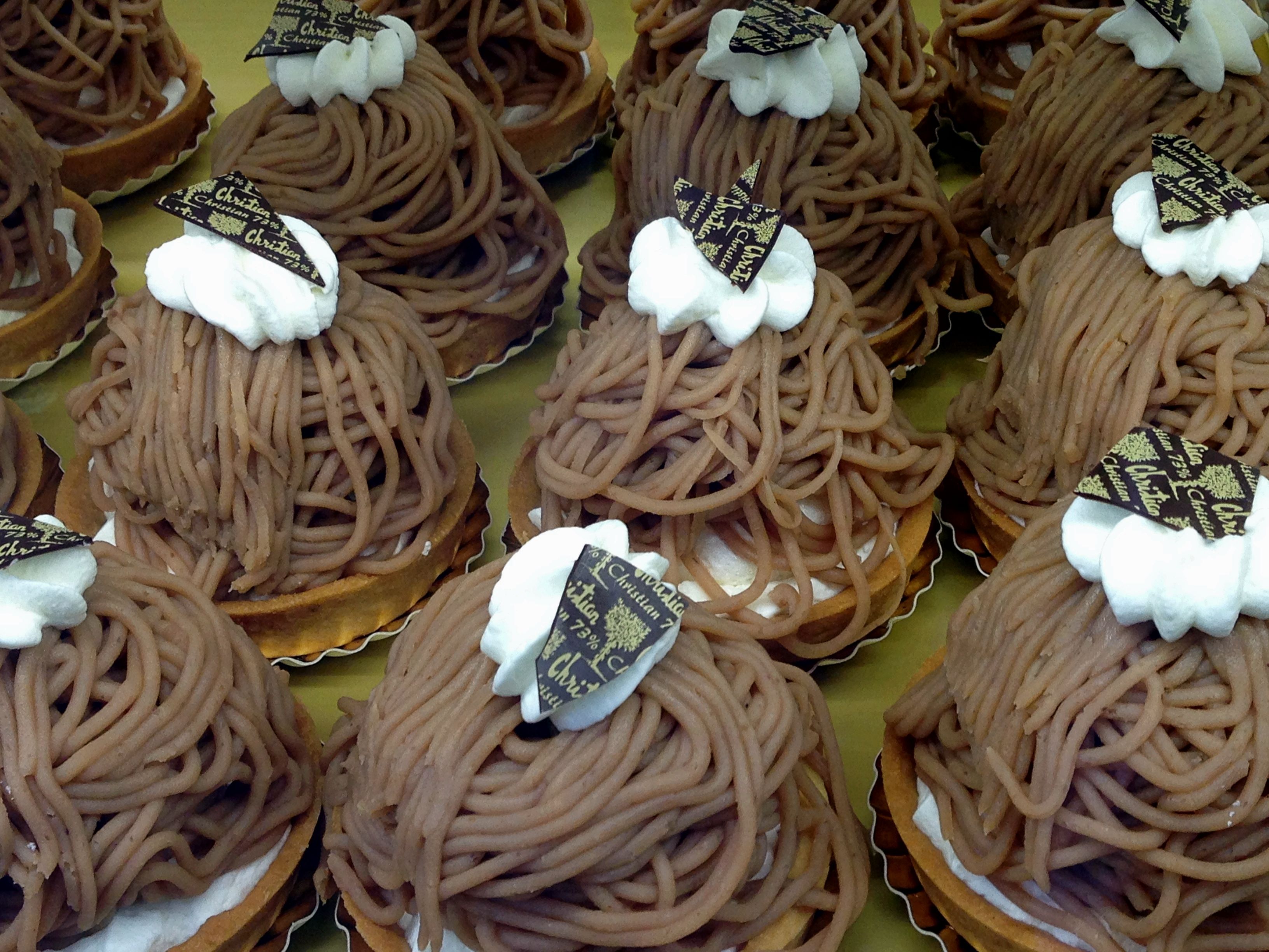 Vermicelli - lahodné čokoládové nudle na dortíku