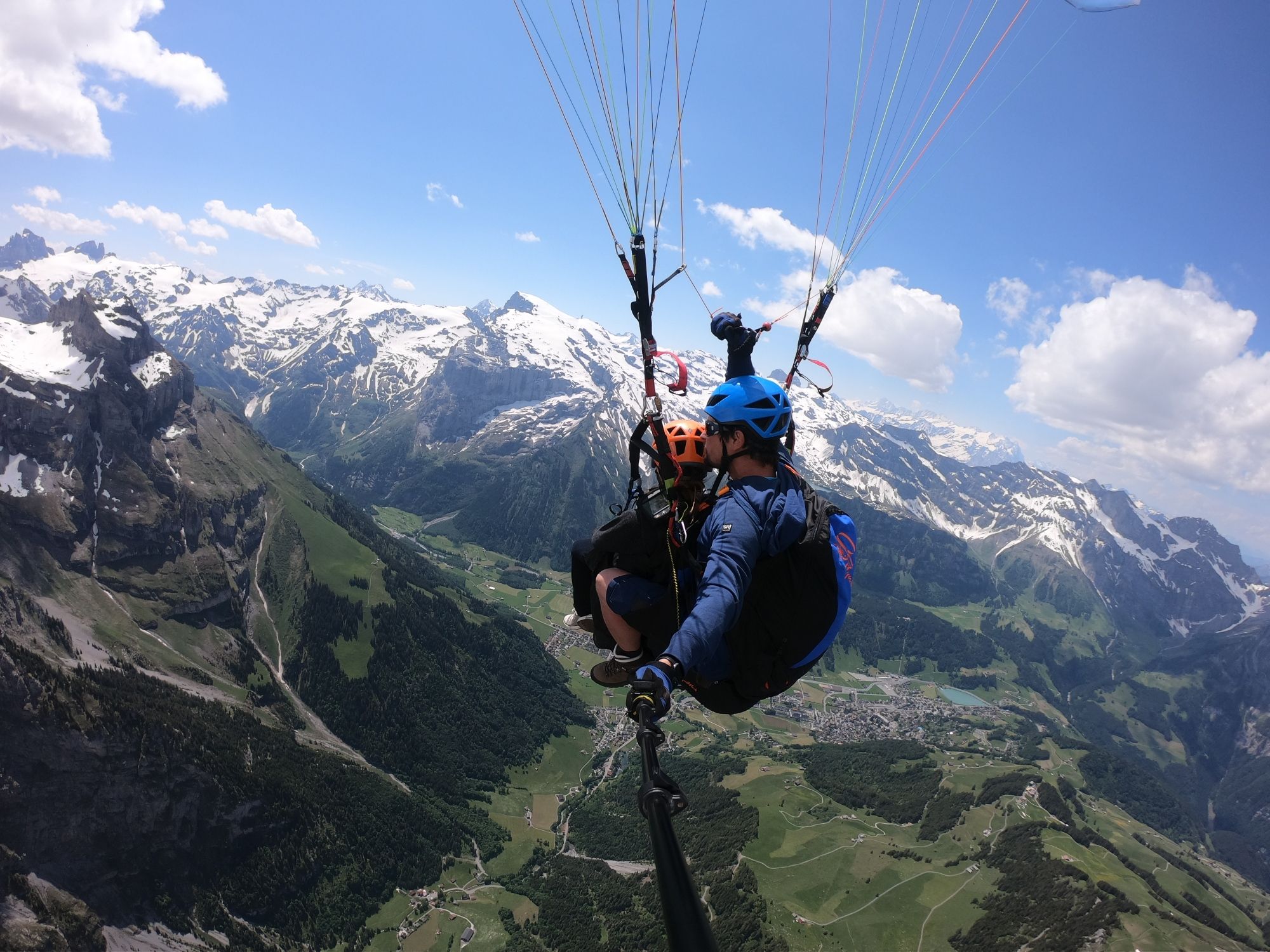 Paragliding: Beleef een tandem thermiekvlucht boven Luzern en bewonder het indrukwekkende berglandschap.