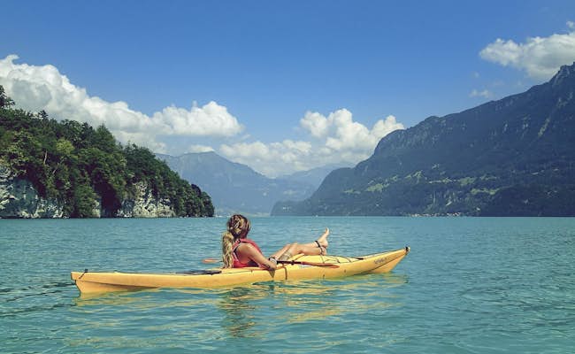 Kayak Lake Brienz (Photo: Outdoor Interlaken)