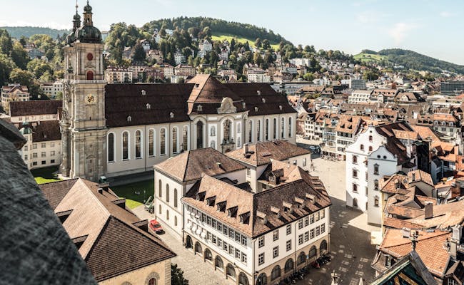 St. Gallen Cathedral: magnificent historical building in the heart of the city, ideal for culture and history.