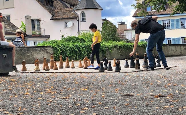 Street chess at Lindenhof Zurich (Photo: Seraina Zellweger)