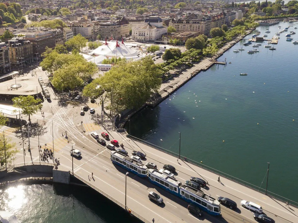 Zürich Quaibrücke Autoverkehr