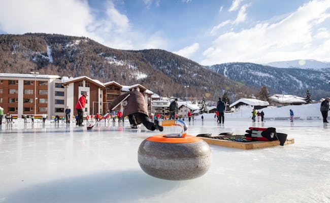 Curling (Foto: Zermatt Tourismus,  Pascal Gertschen)