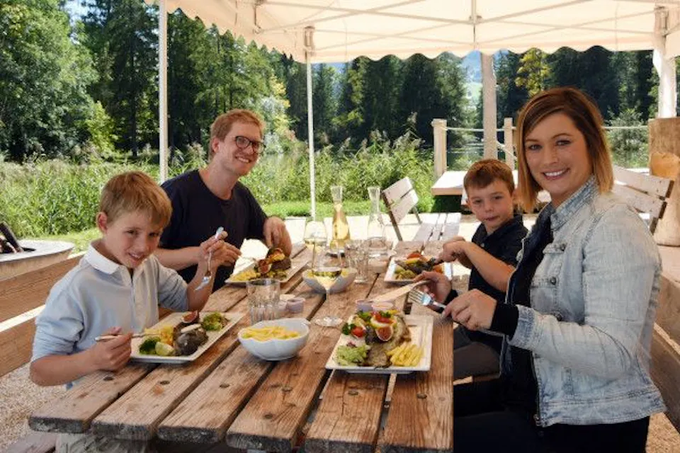 Familie Ausflug Schweiz  Fischen Gstaad