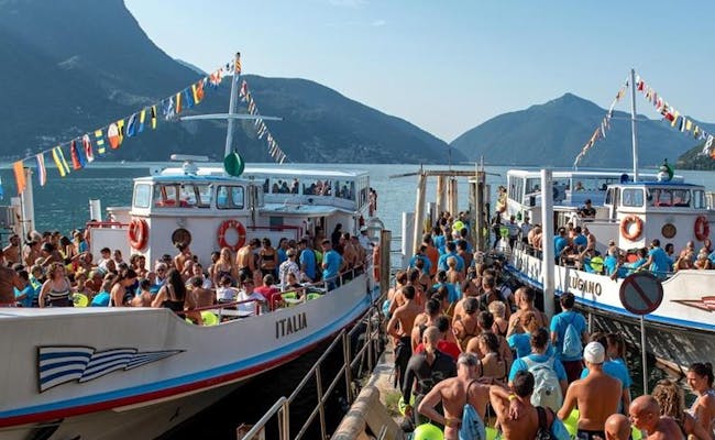 Rejsy pasażerskie po Jeziorze Lugano z licznymi gośćmi