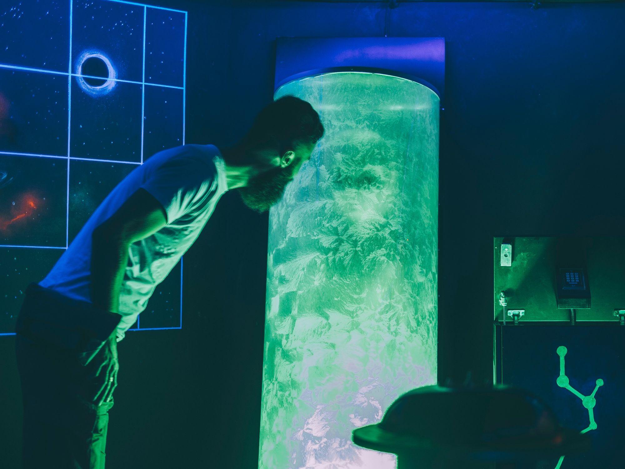 Escape Room Luzern: Oplev det spændende eventyr af Top Secret med dit hold.