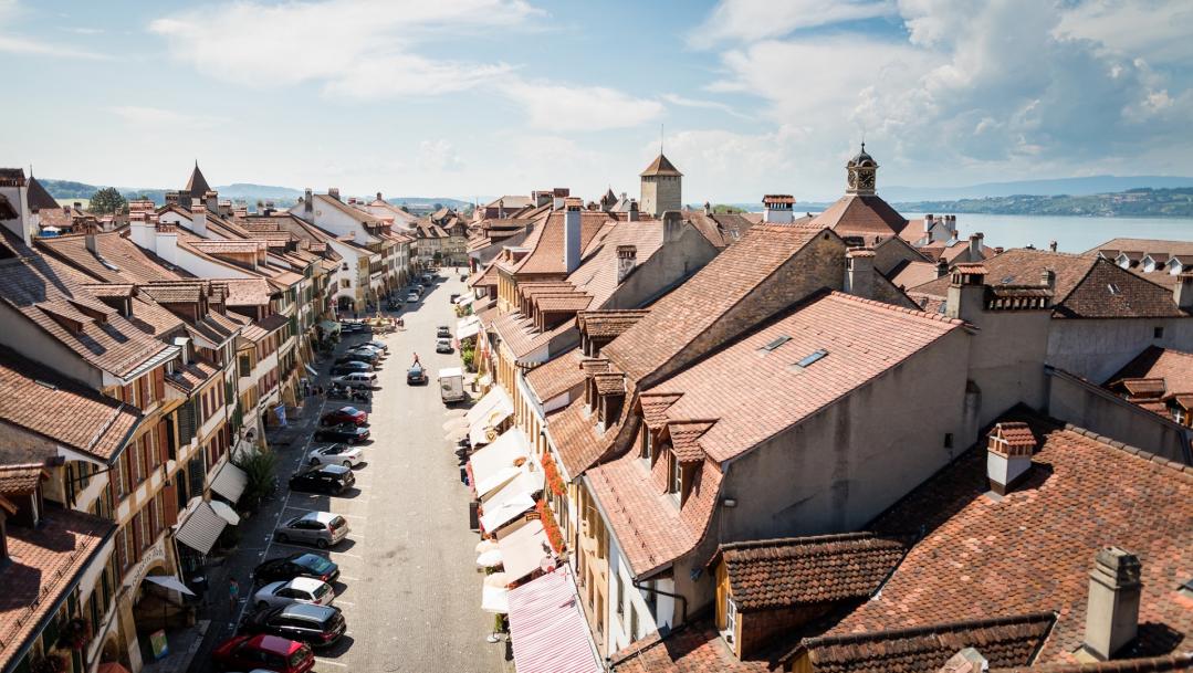 Vista-su-edifici-storici-a-Murten