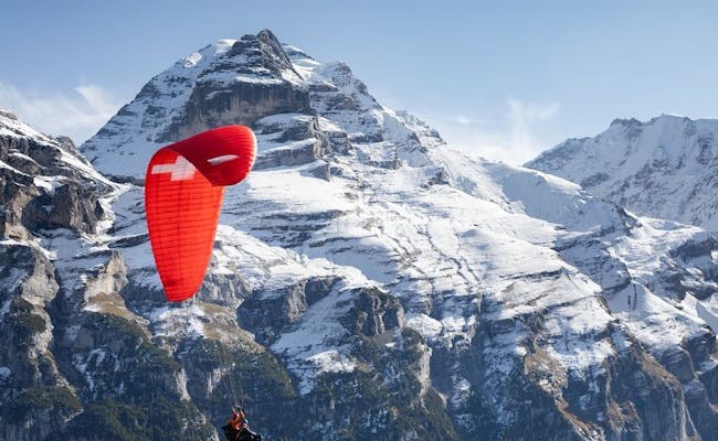 Voler en parapente Paragliding (Photo Jungfrau Region Wengen Tourisme)