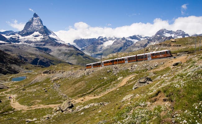 Gornergratbahn with Matterhorn (Photo: Gornergrat Bahn)