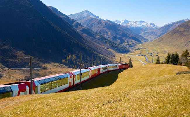 Fahrt nach Andermatt mit Glacier Express im Herbst (Foto: Glacier Express AG Stefan Schlumpf)