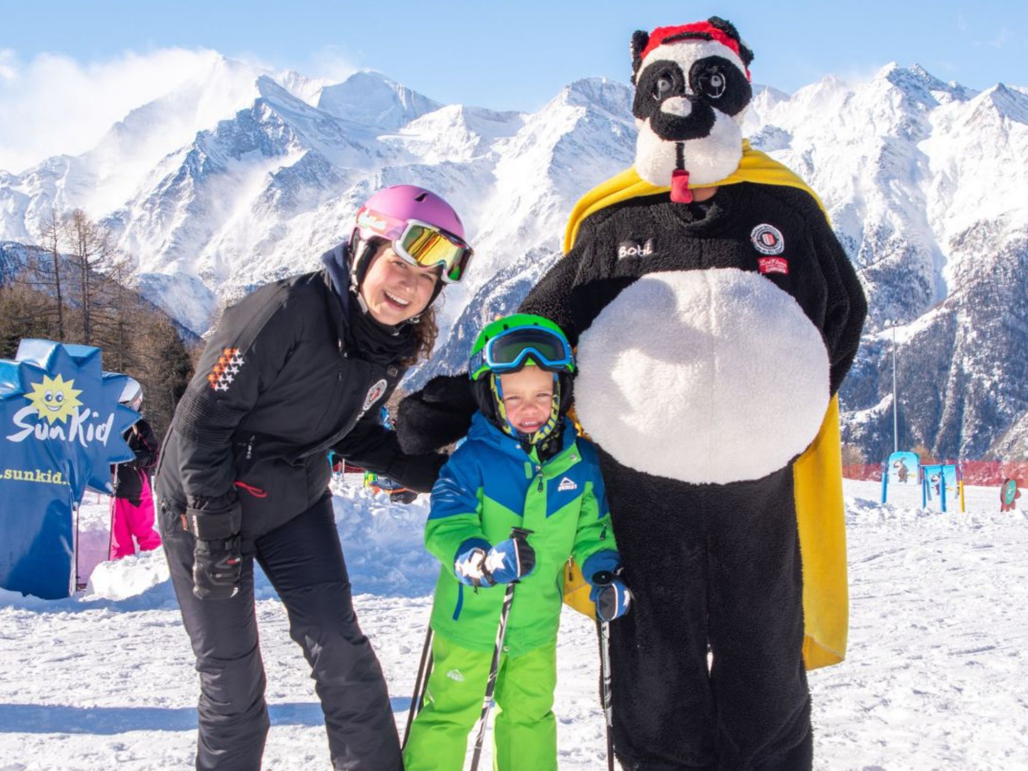 Skiunterricht privat: Erlebe Kinder-Skiunterricht am Hannigalp in einer verschneiten Winterlandschaft.