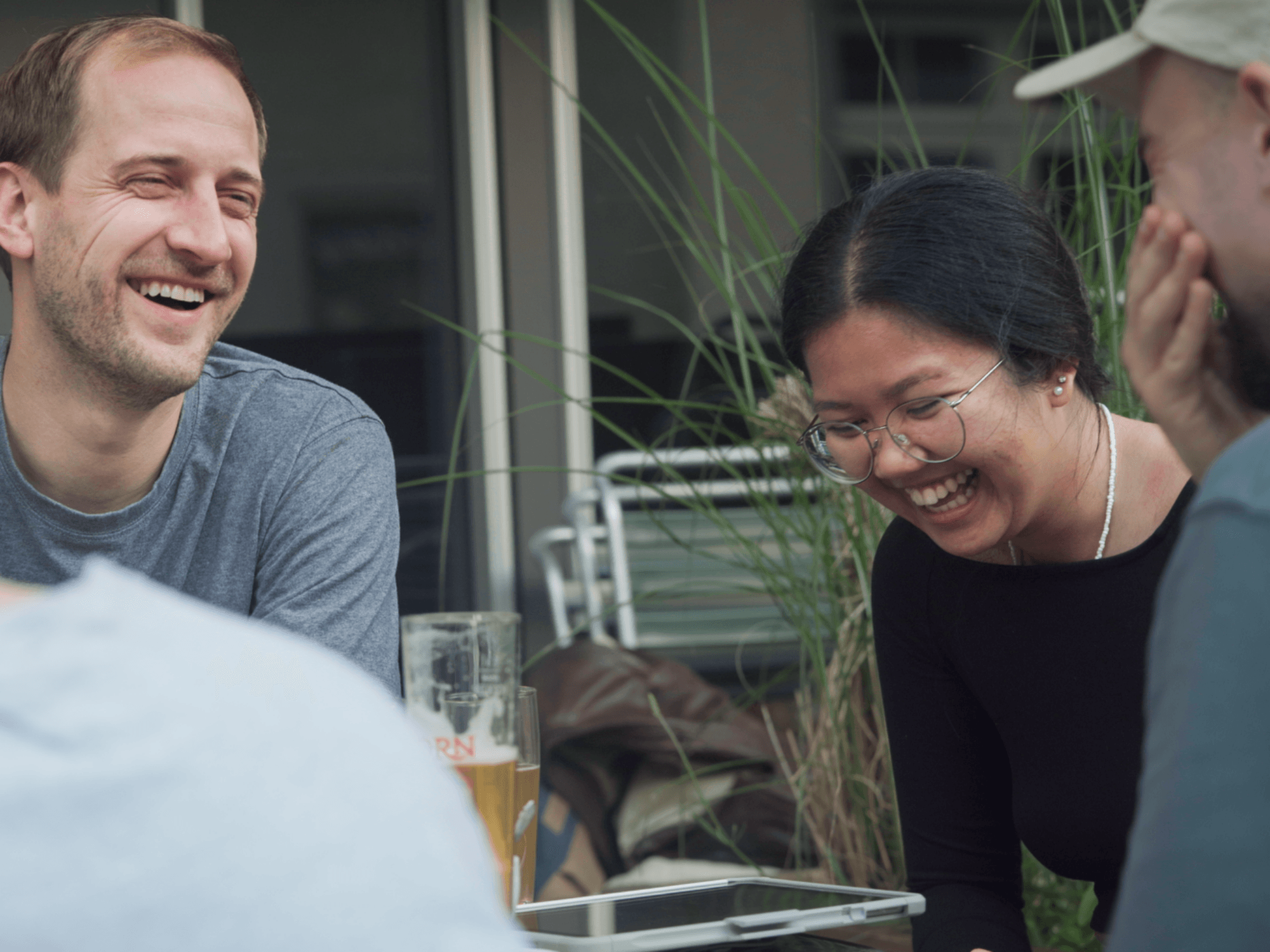 エスケープゲーム：ユニークな雰囲気の中で友達と一緒にスリリングなチームアドベンチャーを体験しよう。