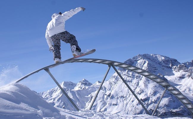Snowboarding in the Engadine (Photo: Graubünden Ferien)