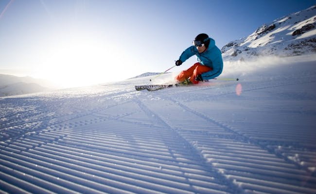 Sciare a St. Moritz (Foto: Graubünden Ferien Andrea Badrutt)