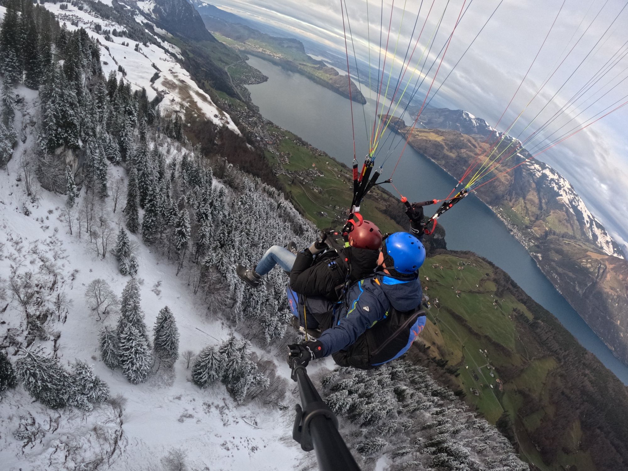 Paragliden boven Luzern: Tandem thermiekvlucht met uitzicht op het meer en de bergen