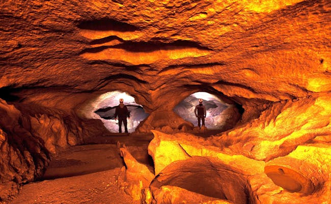 Hölloch Höhle mit Trekking-Team im Inneren