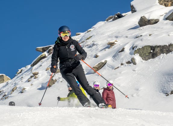 Skiunterricht privat auf Hannigalp, lerne das Skifahren in der wunderschönen Winterlandschaft.