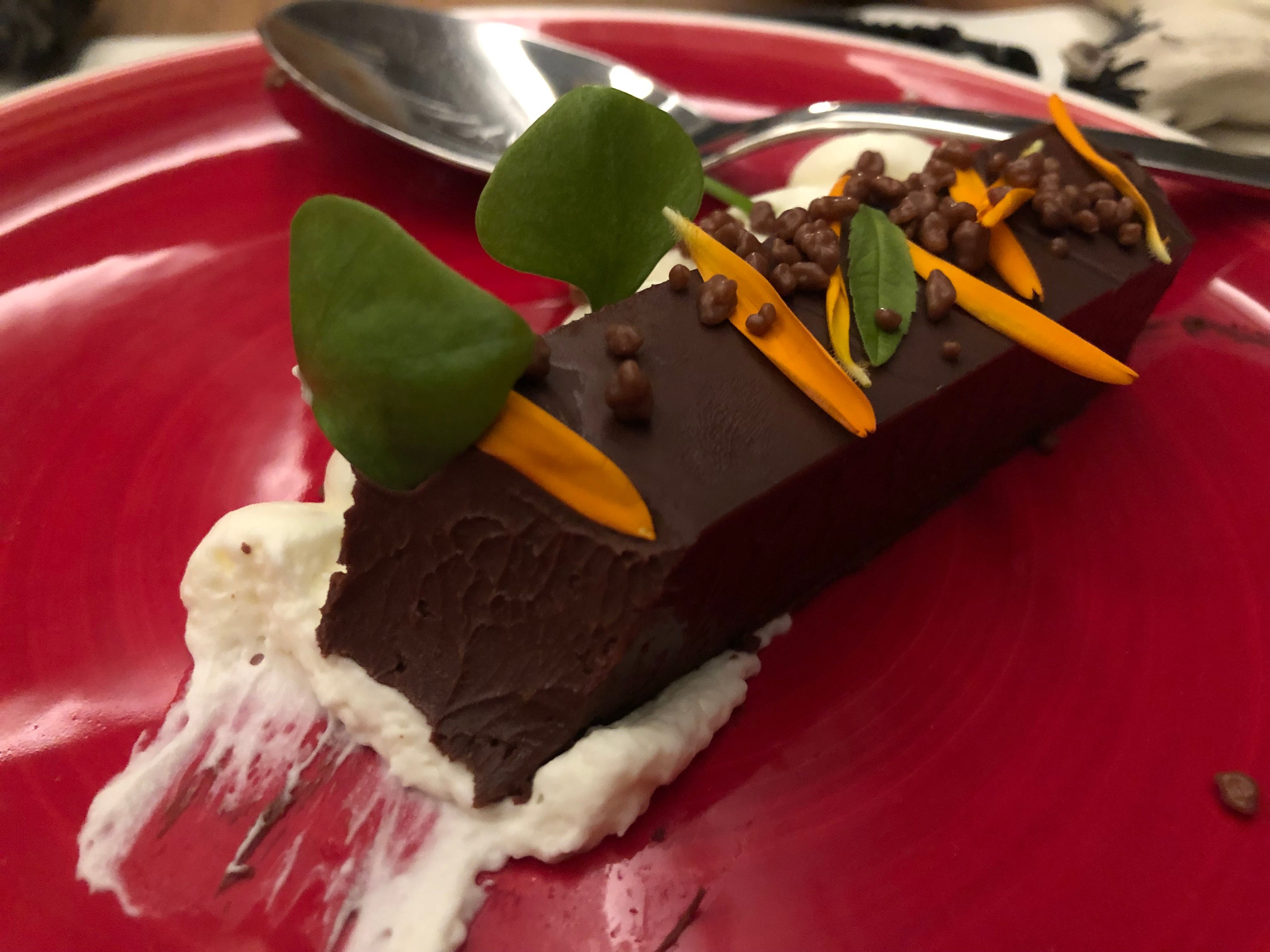 Nagerecht: heerlijke chocoladecreatie met verse ingrediënten, ideaal voor romantische diners.