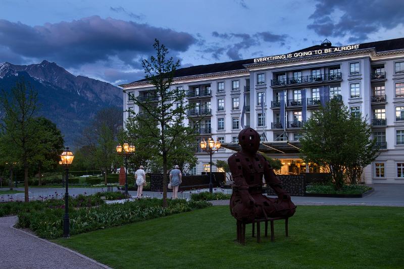 Bad RagArtz: Tur ghidat artistic în aer liber cu sculpturi inspiraționale și peisaje pitorești montane.