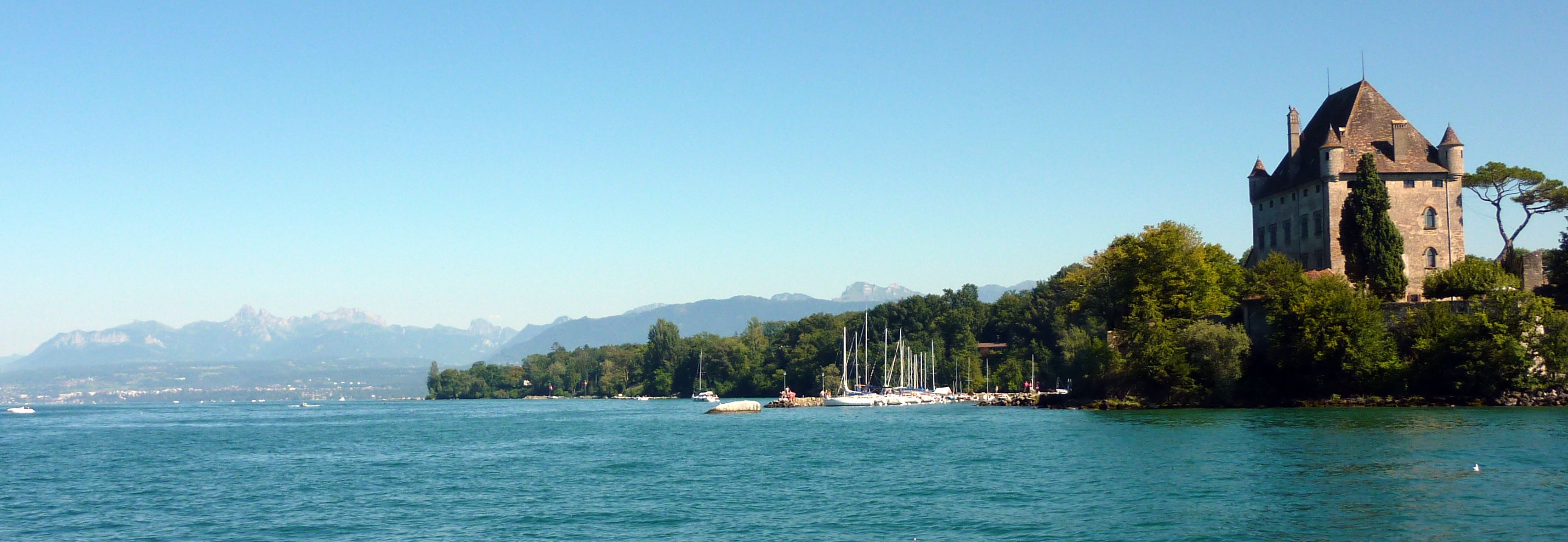 Yvoire am Genfer See mit Yachten und Natur