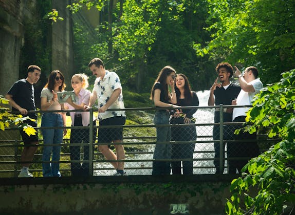 Экскейп-игра: команда в захватывающем приключении на природе, веселые игры для всех.
