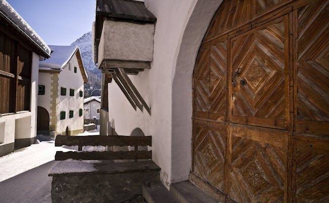 Alley in Scuol (Photo: Graubünden Ferien Andrea Badrutt)
