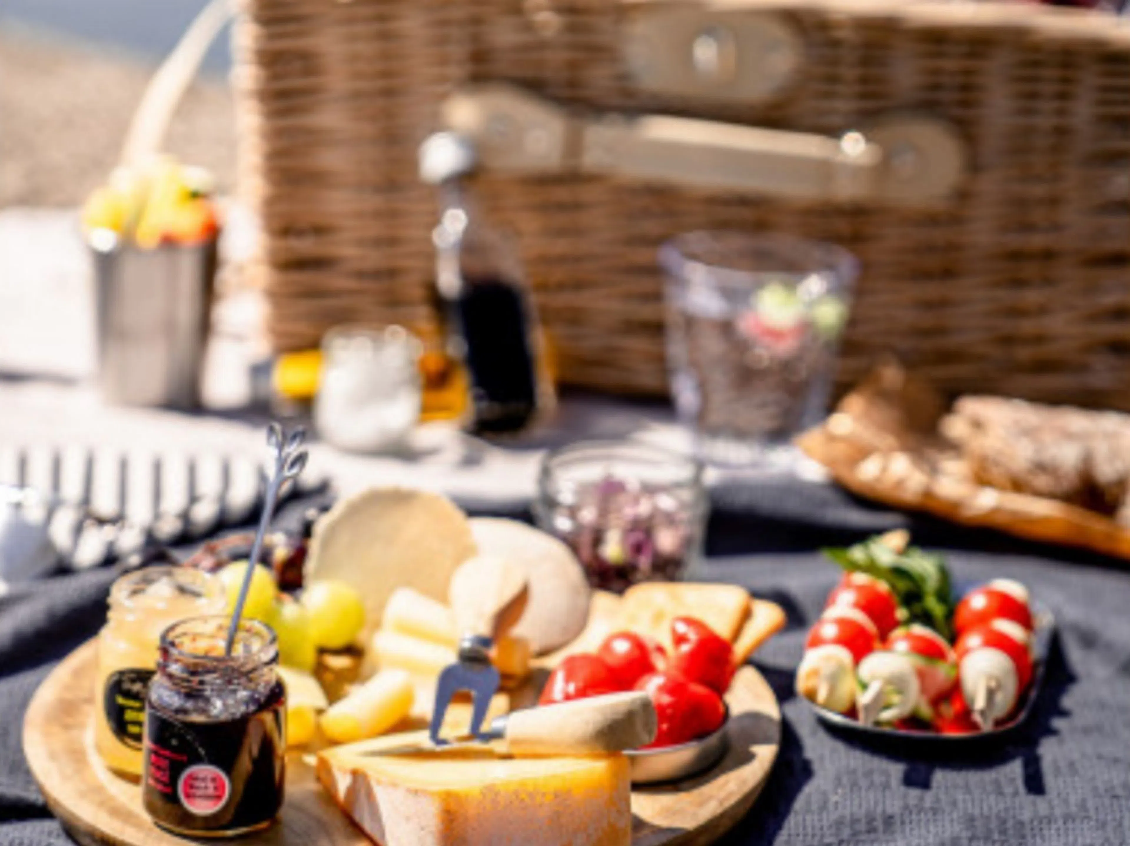 Picnic: delicious foods and fresh ingredients for an unforgettable family picnic in summer