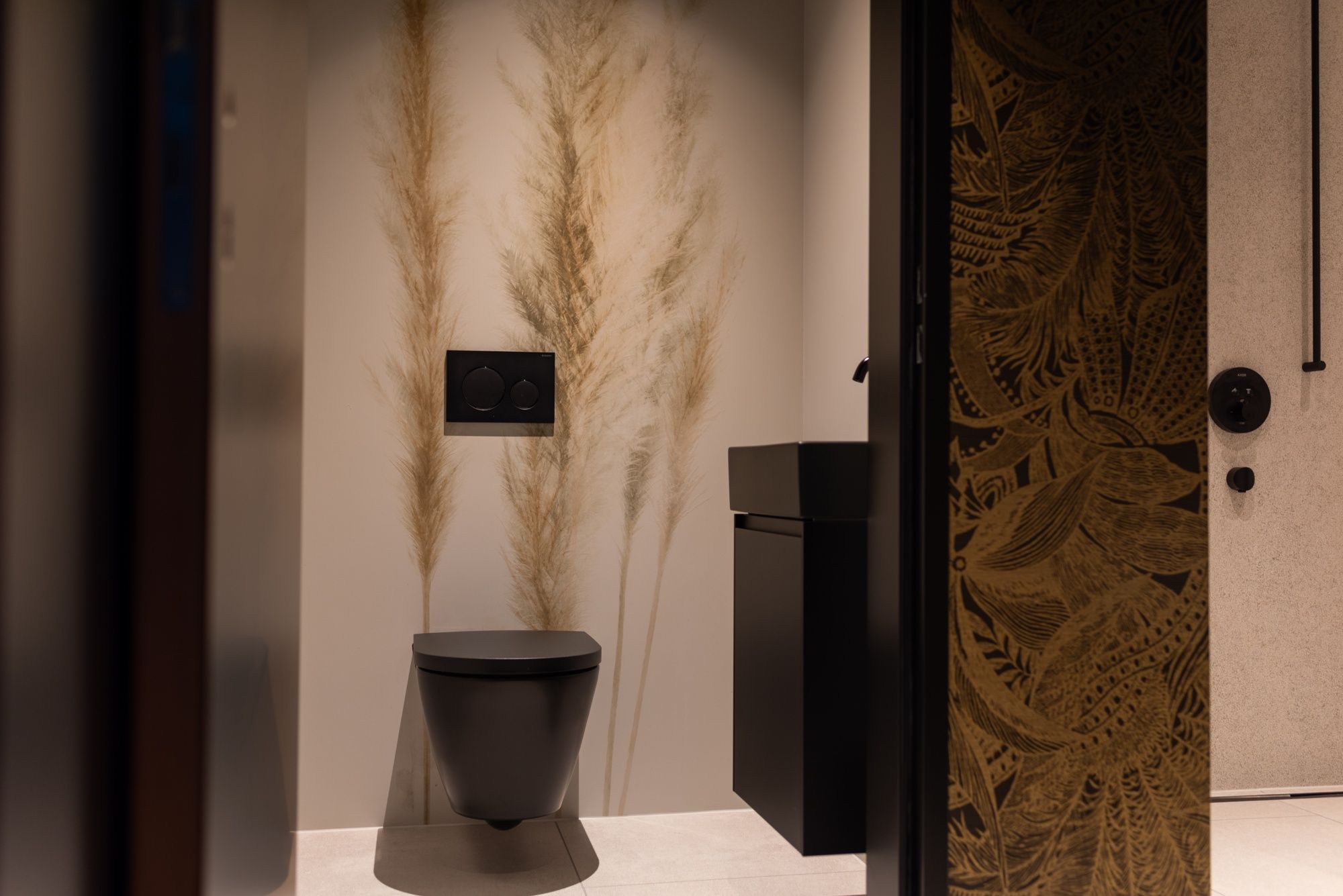 Flooat: Zürich में पानी पर तैरने का अनुभव, समूहों और बच्चों के लिए आदर्श।