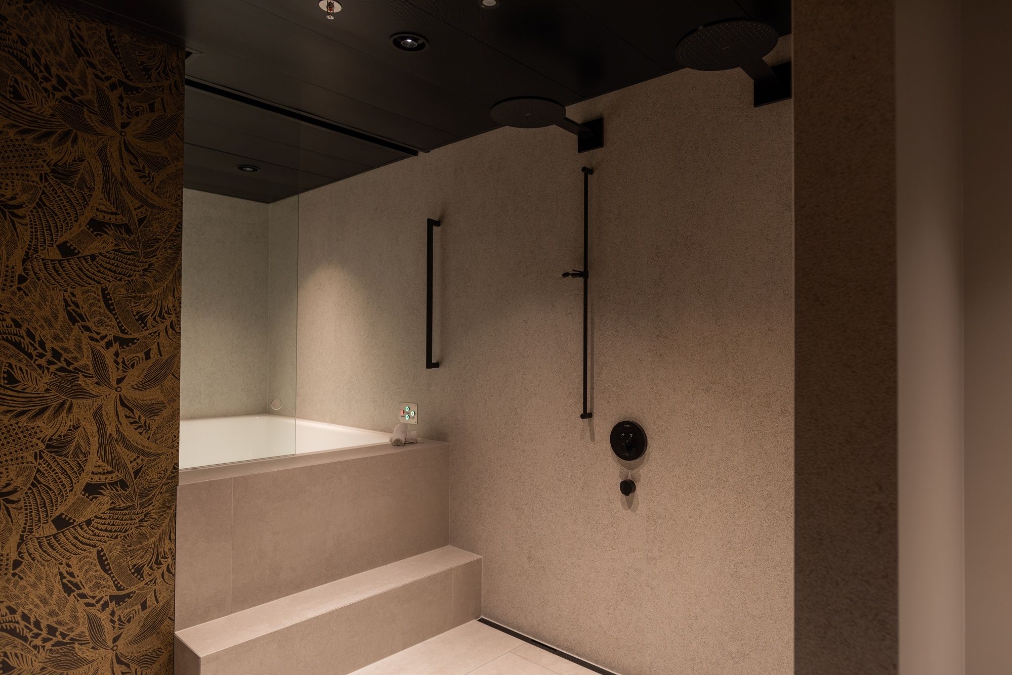 फ्लूएट: पानी में तैरते हुए आराम करें Zürich में, समूह और साहसिक प्रेमियों के लिए आदर्श。