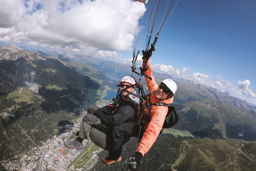 Vuelo termal en Klosters: La fascinación de volar sobre los Alpes suizos l vive con amigos