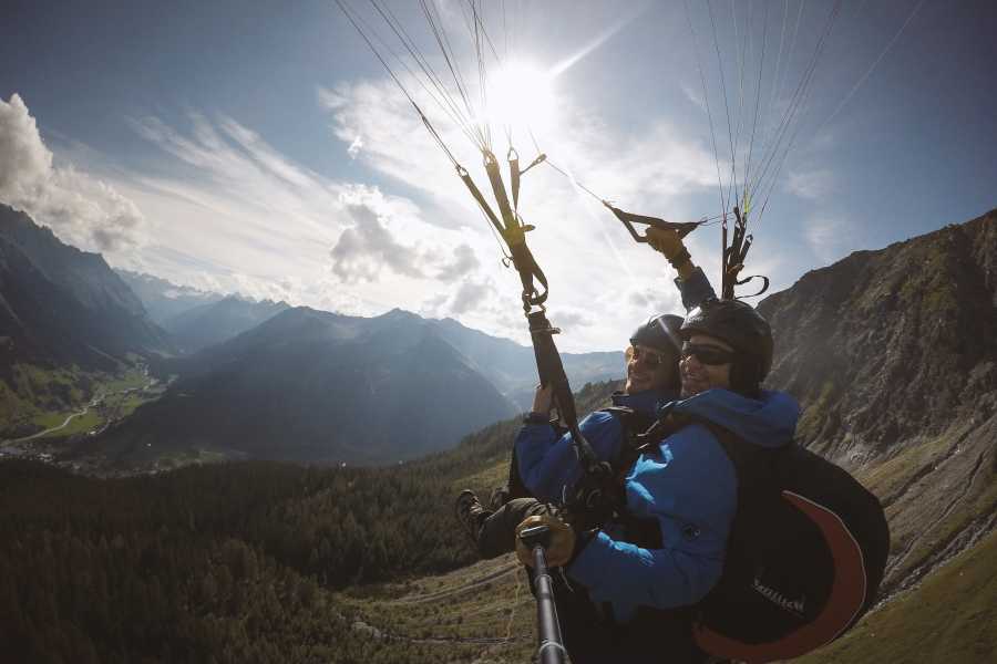 Adrenalina Pura: Parapendio a Davos con vista spettacolare sulle montagne e sulla valle