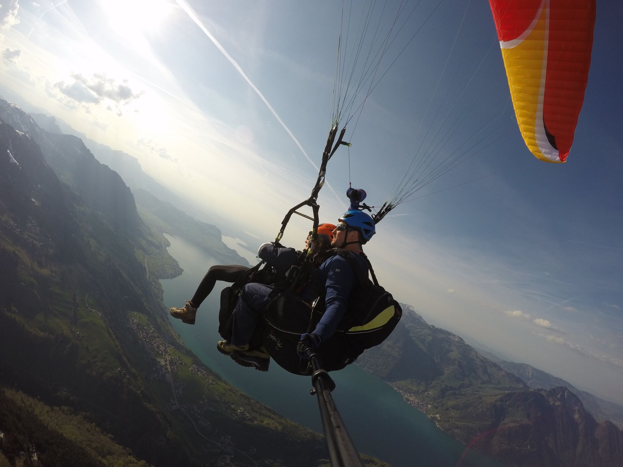 Paragliding: Tandem thermikvlucht boven Luzern met een prachtig uitzicht op het Vierwaldstättermeer.