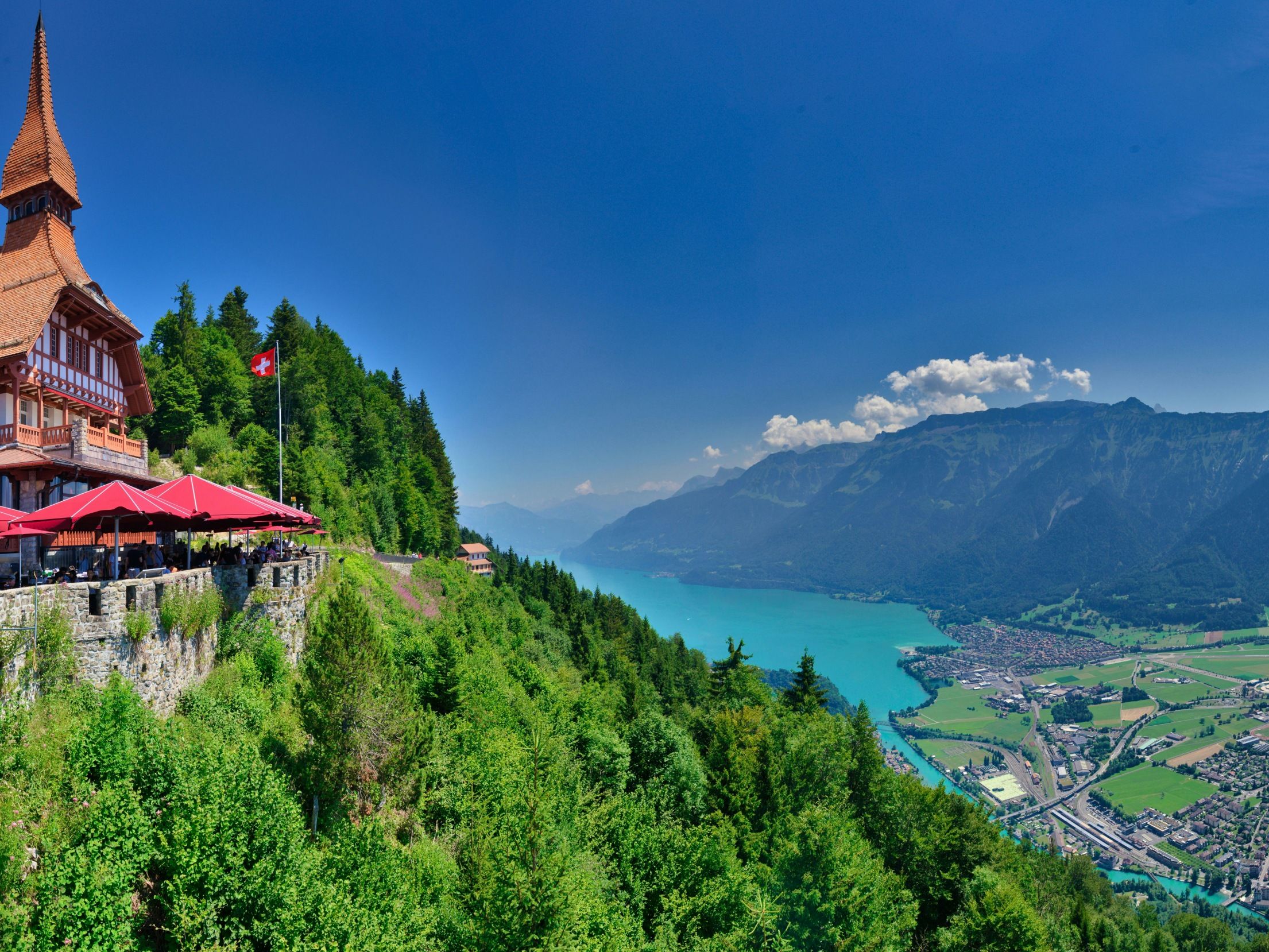 Harder Kulm: odkryj wspaniały widok na jezioro Thun i okoliczne góry.