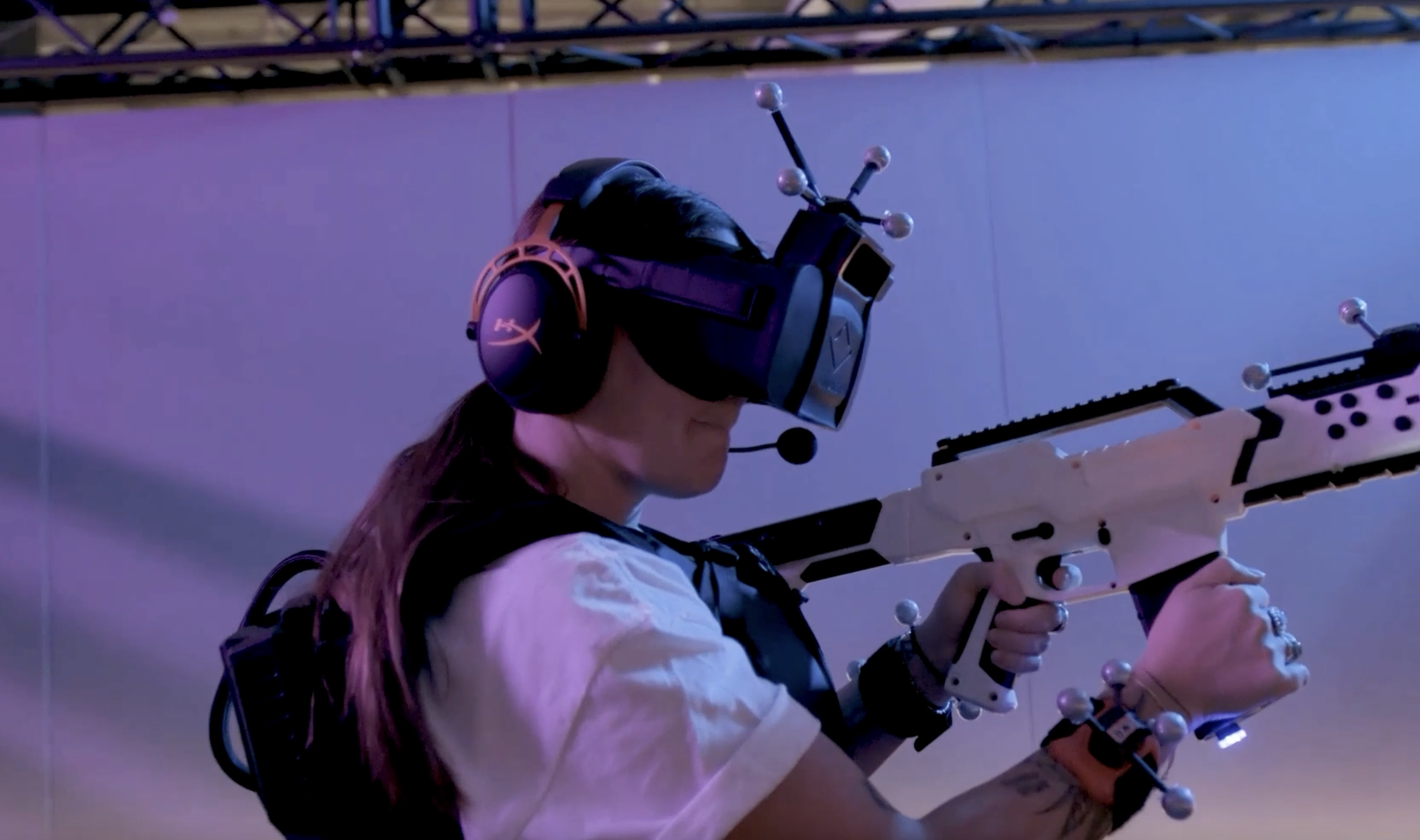 Amber Sky 2088: Doświadcz ekscytujących gier VR z akcją i współpracą zespołową.