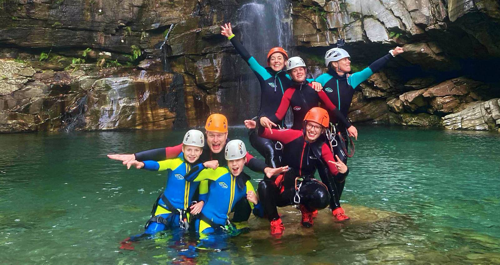 बोगेरिया में शुरुआती कैन्यनिंग समूह, जलप्रपात और चट्टानें