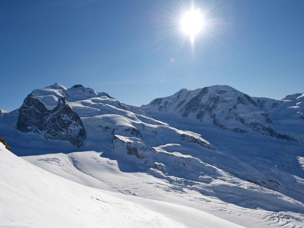 Pamje nga Breithorni me borë, ecje malore, pamje e qartë