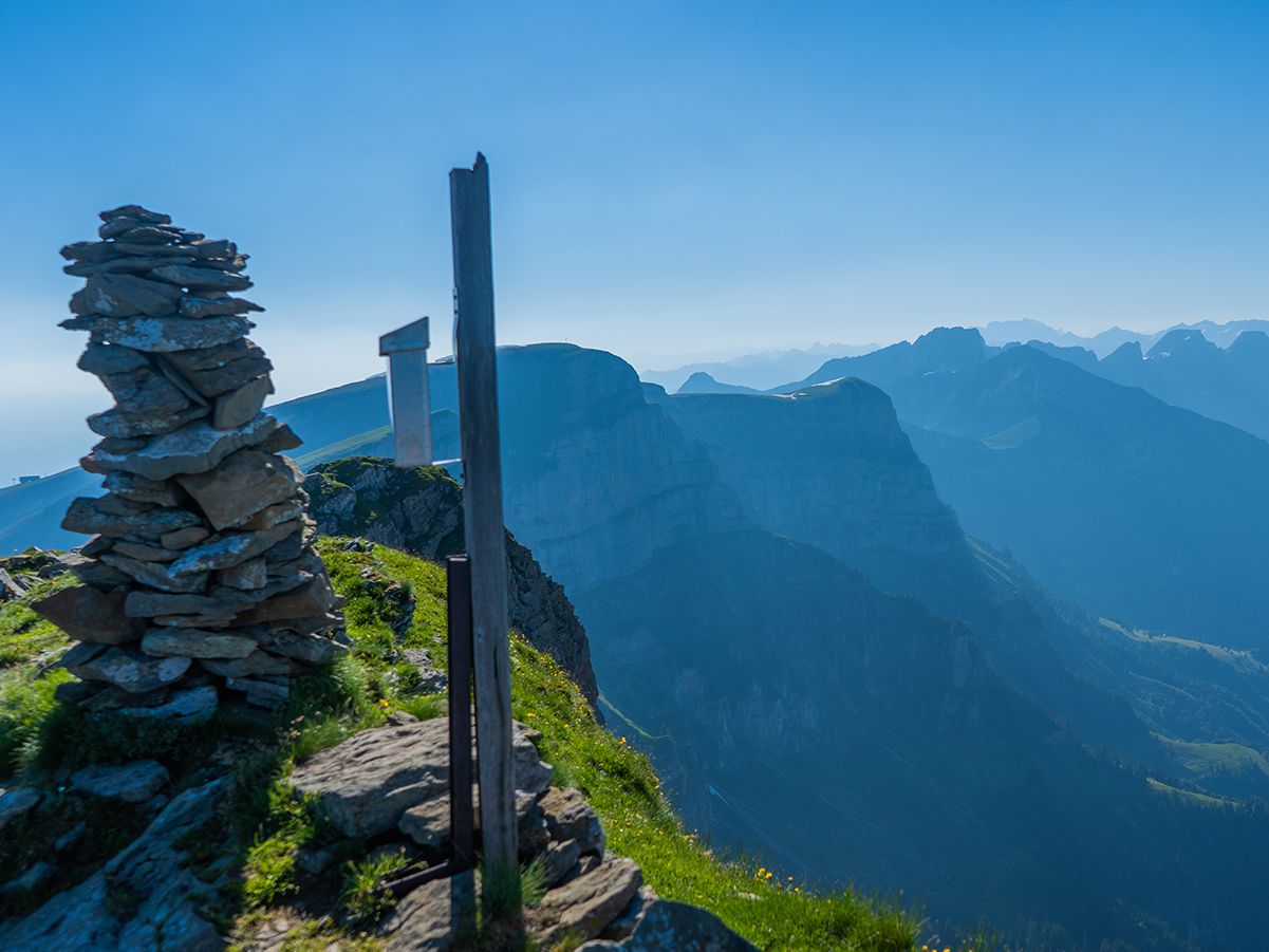 Fjäll: Fascination av Toggenburger Alper med fantastisk utsikt över den omgivande naturen.