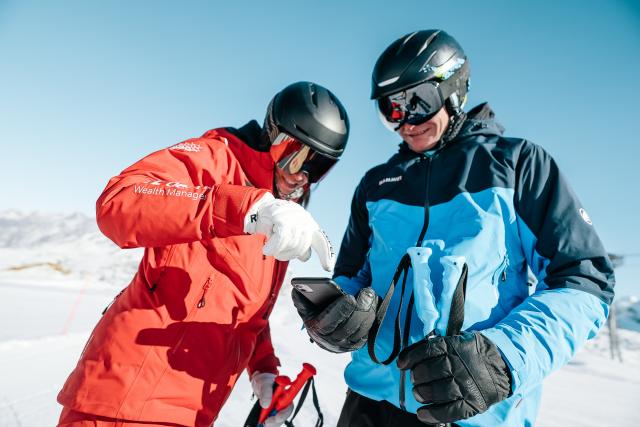 Carv ऐप: जर्मैट में सर्दियों के दौरान स्कीिंग के लिए उन्नत स्की विश्लेषण।