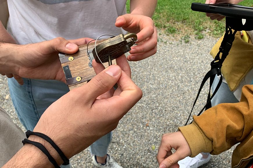 主要对象是一个古老的城堡，参与者在逃脱游戏中进行探索