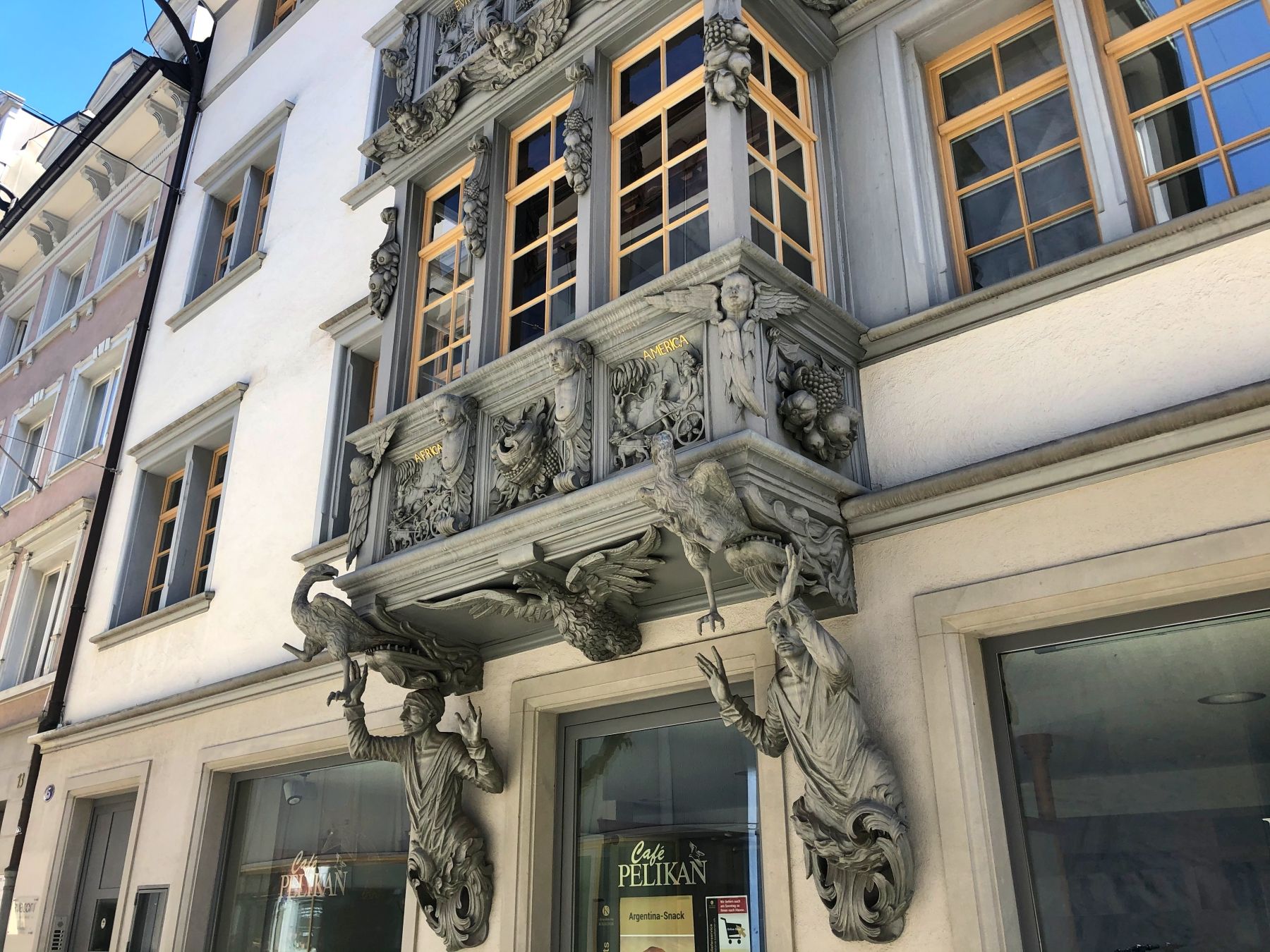Bay window St. Gallen with detailed sculptures, 2023.