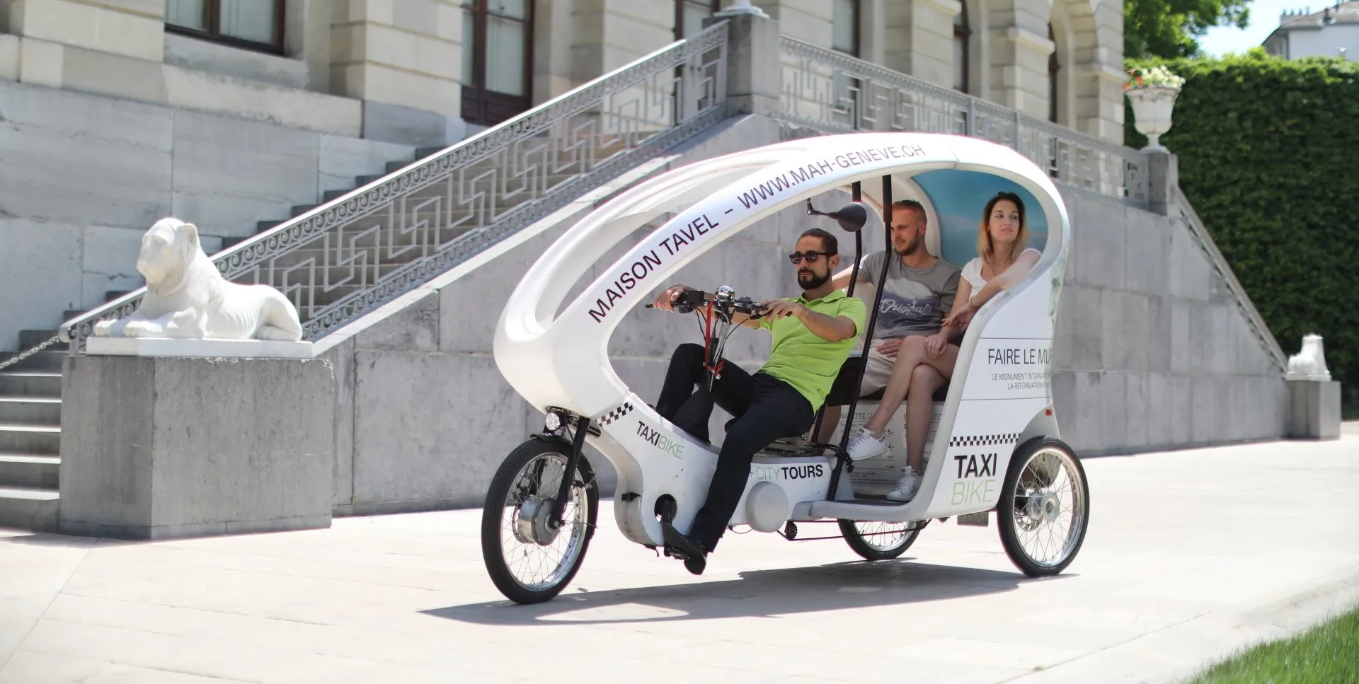 Taxi in bicicletta: Vivi emozionanti tour in bicicletta attraverso la città con gli amici nei mesi estivi.