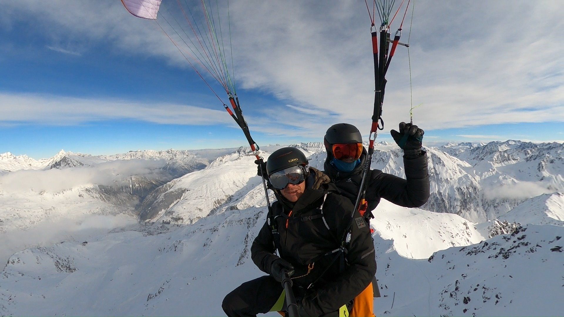 Παραπέντα στην Αντέρματ - ζήσε τον χειμώνα στις Άλπεις με πτήση με αλεξίπτωτο