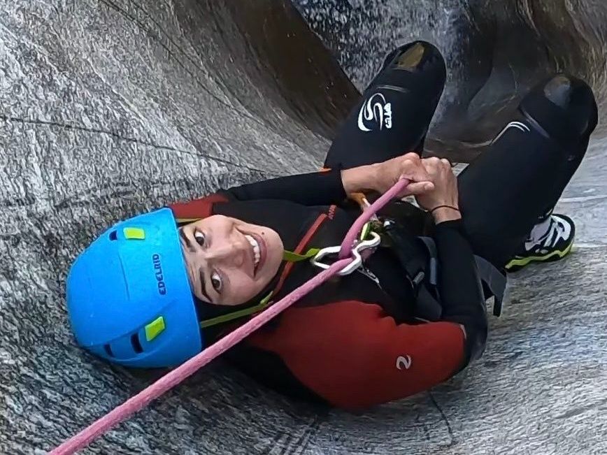 Iragna Canyoning: Experience dynamic adventure in a natural paradise with team activity.