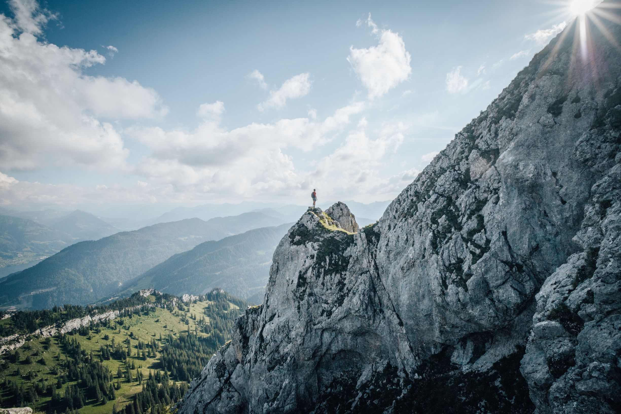 Gipfel Pilatus mit Wanderer, Aussicht auf die Berge, klare Sicht