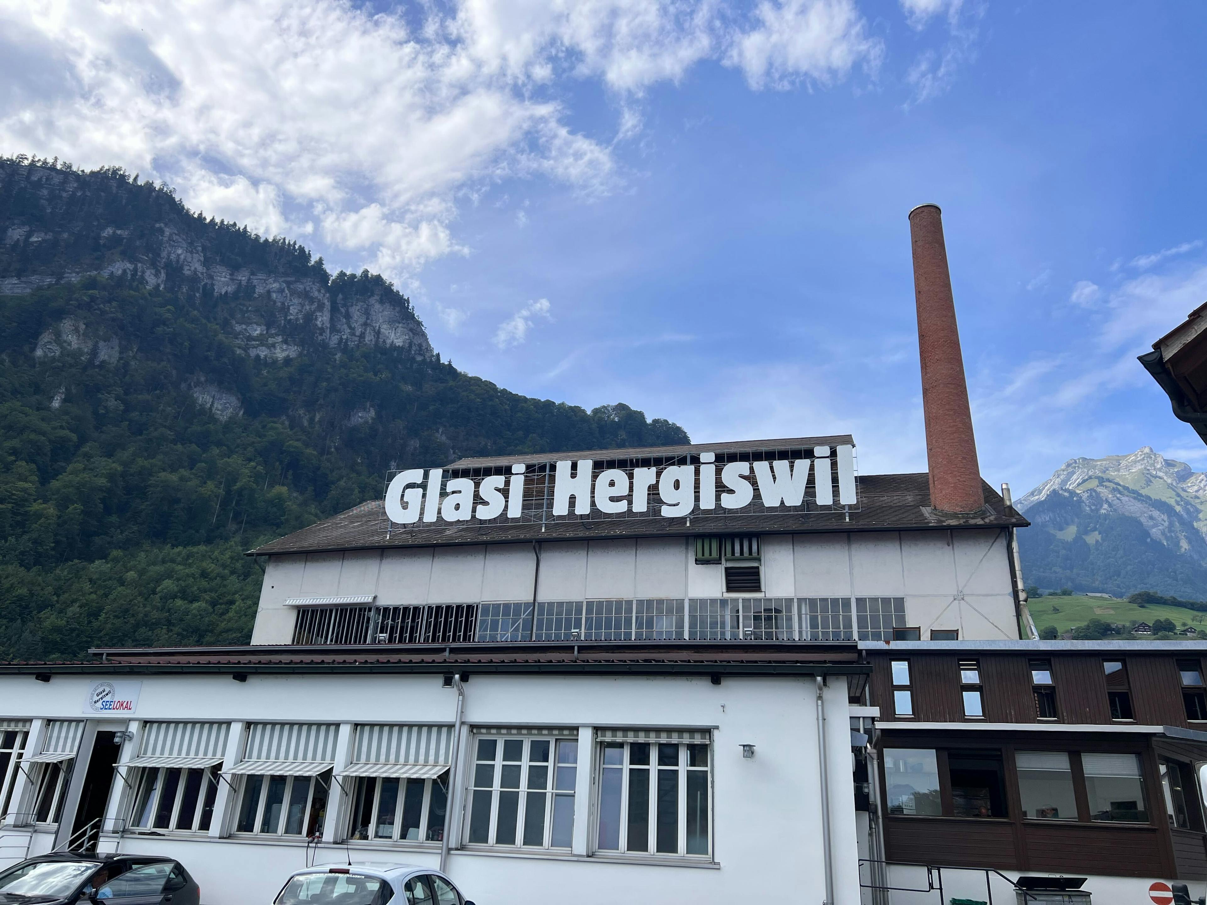 Hergiswil : Glasi au pied des montagnes, une combinaison parfaite entre nature et tradition.
