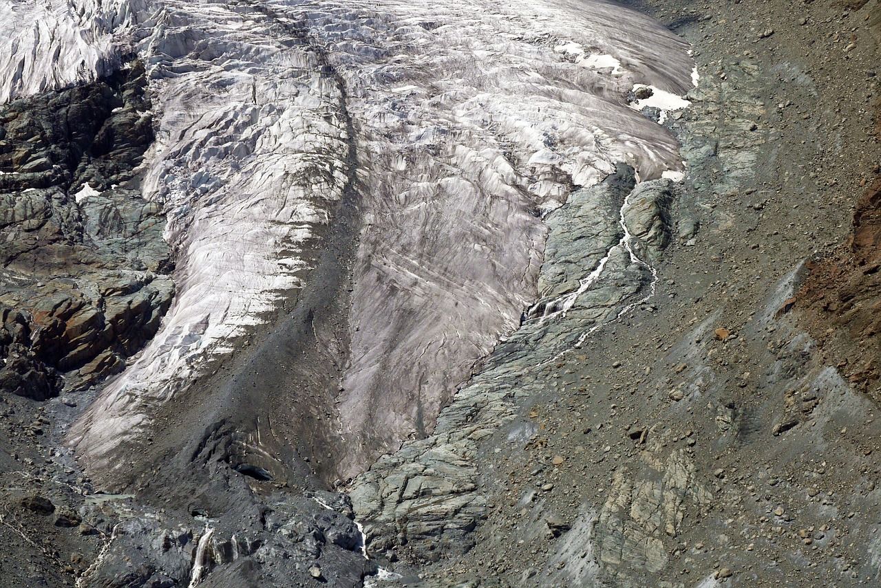 Glacier inférieur du Théodule près de Zermatt avec randonnée glaciaire