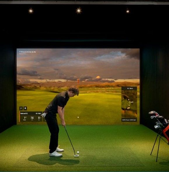 골프 피트 성과 센터: 혁신적인 기술과 전문적인 지원으로 실내 골프 훈련